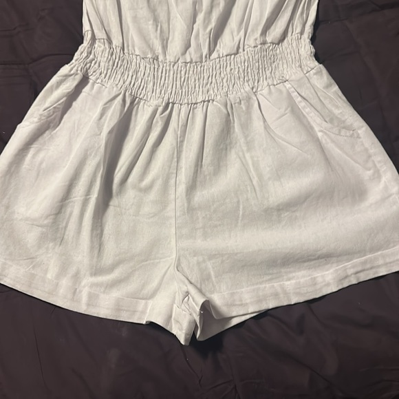 White Cotten romper - Picture 3 of 5